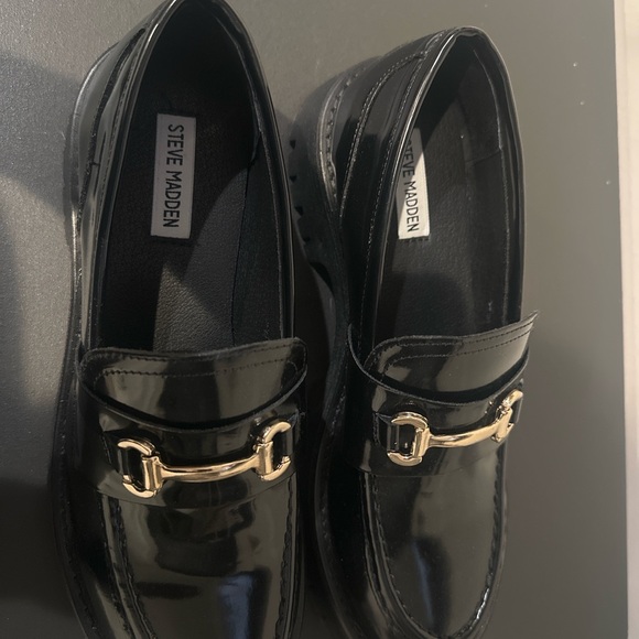 Steve Madden Glossy Black Loafers with Gold Detail - Picture 8 of 9